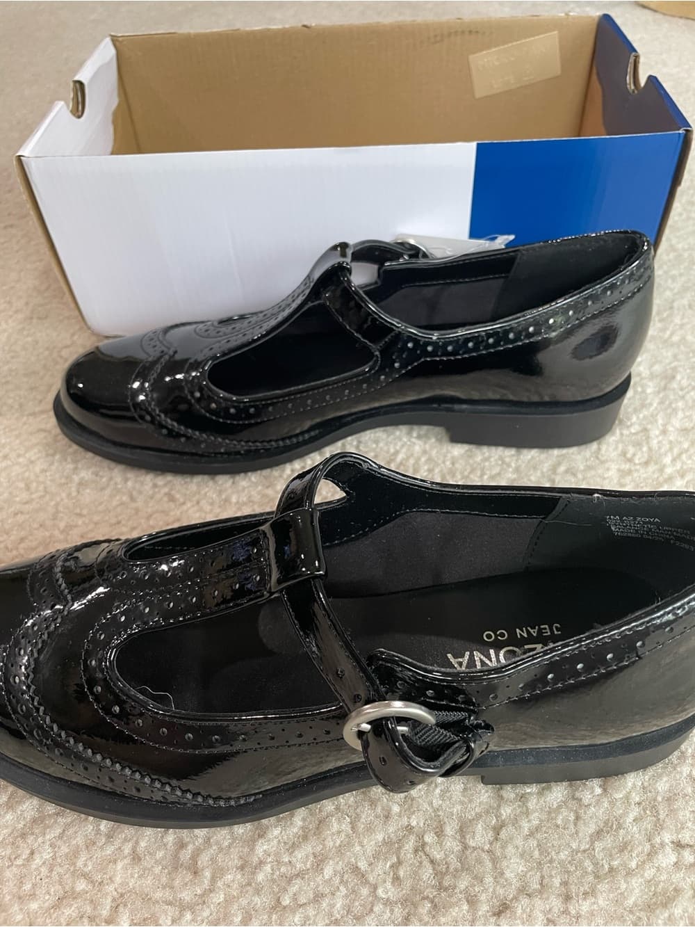 Arizona Jean Company Zoya Black Patent T-Strap Women’s Size 7 Medium NWT - Thumbnail 4