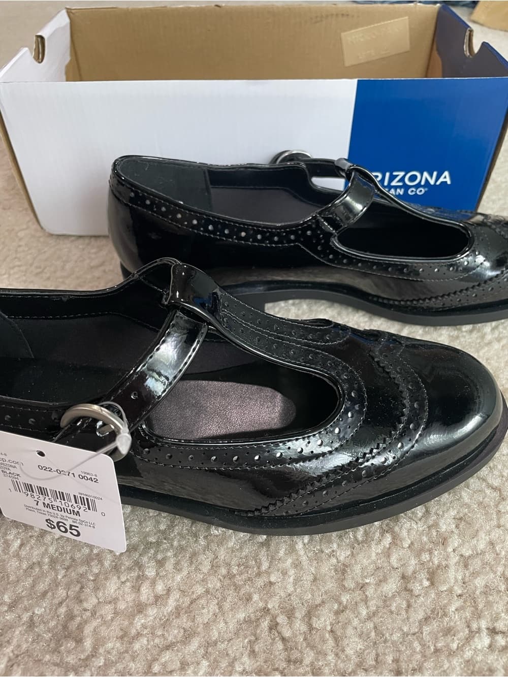 Arizona Jean Company Zoya Black Patent T-Strap Women’s Size 7 Medium NWT - Thumbnail 3