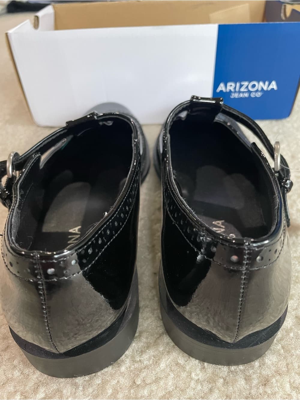 Arizona Jean Company Zoya Black Patent T-Strap Women’s Size 7 Medium NWT - Thumbnail 2