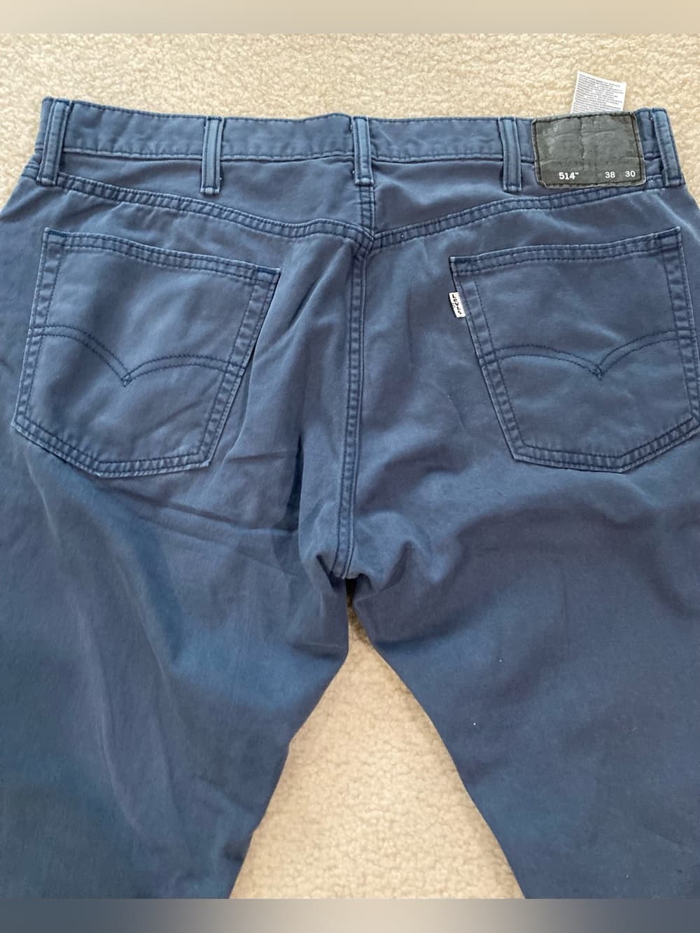 Levi's 514 Straight Jeans in Navy Blue Men’s 38x30. Inseam closer to 28. - Thumbnail 2