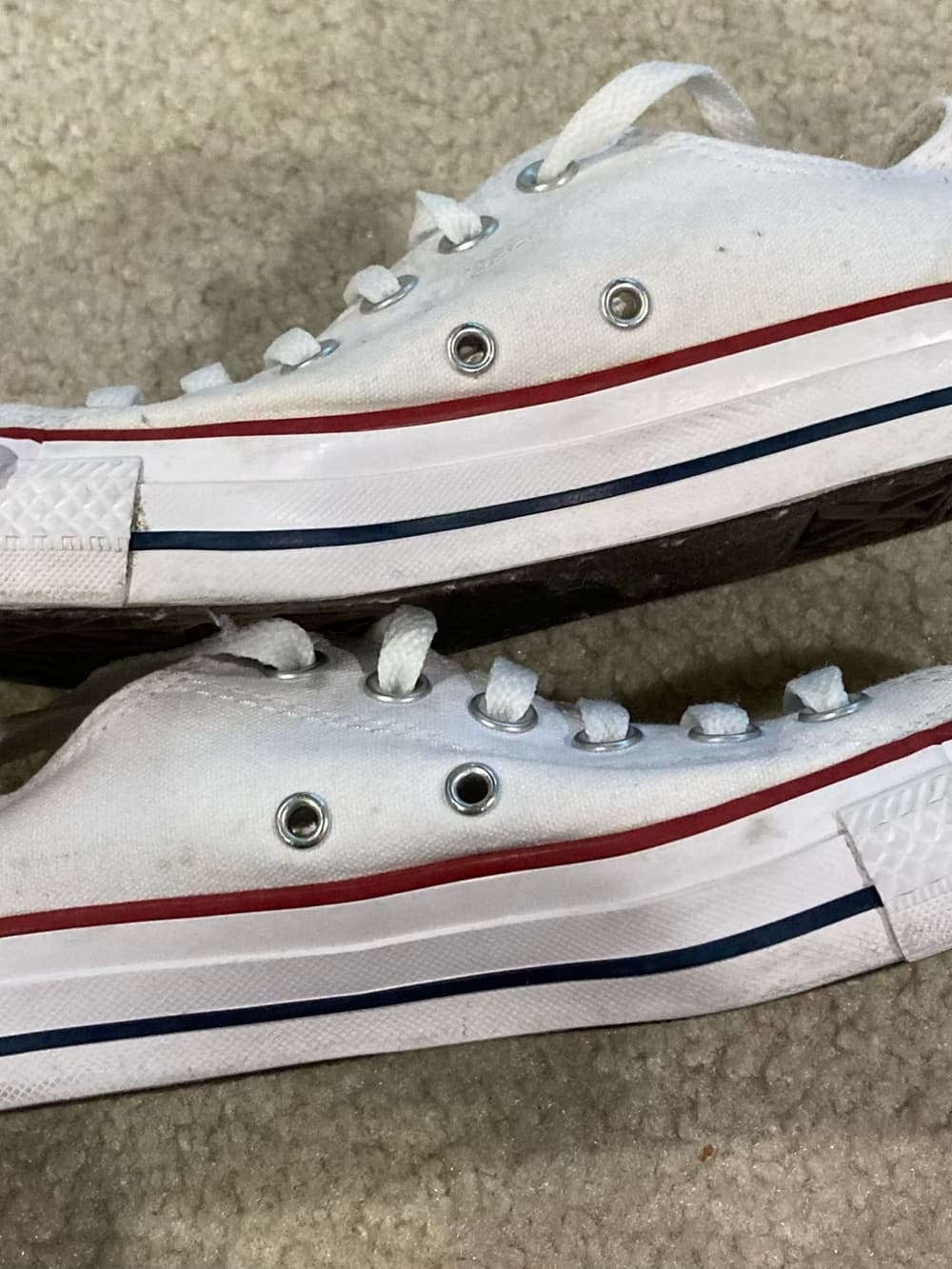 Converse White Canvas Low Top Sneakers with Red Trim Women 6.5 Men 4.5 Preowned - Thumbnail 4