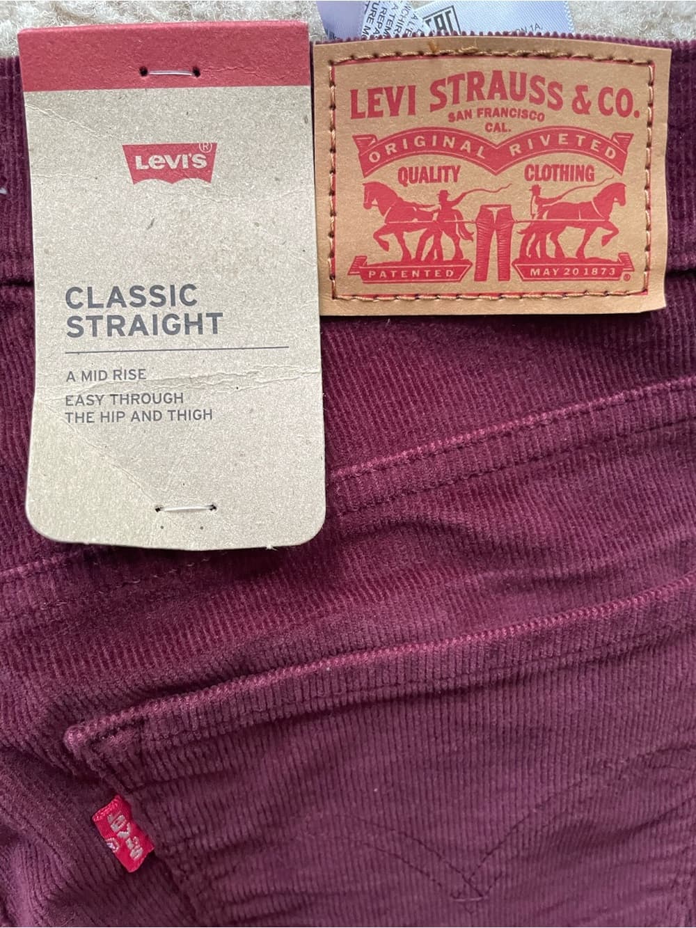 Levi's Classic Straight Leg Burgundy Corduroy Jeans Women’s Size 12 (31x30) NWT - Thumbnail 3