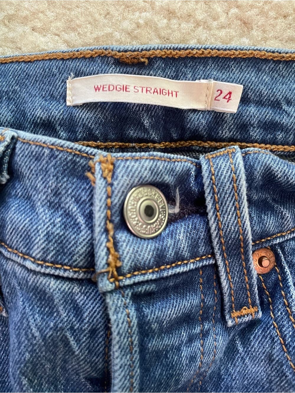Levi's Wedgie Medium Blue Straight Leg Women's Jeans Size 24