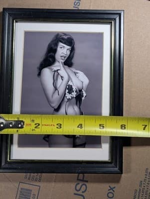 Vintage Bettie Page Framed Pin-Up Photo Black Wood Gold Trim Frame 5x7 Nipple - Thumbnail 2