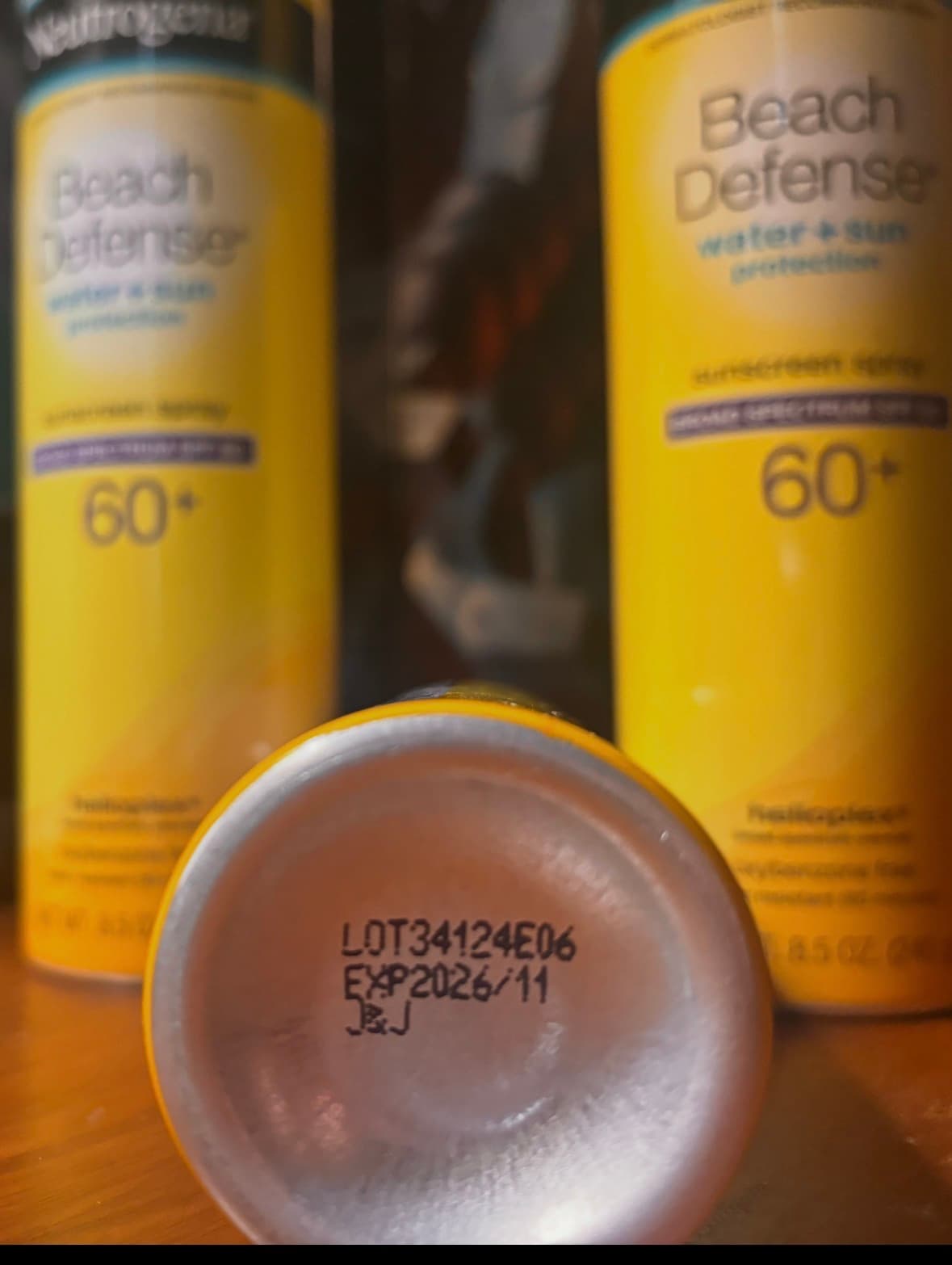 Neutrogena Beach Defense SPF 60 Sunscreen Spray 5-Pack - New - Thumbnail 4