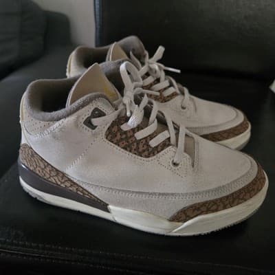 Size 2Y - Jordan 3 Retro Palomino - Thumbnail 4