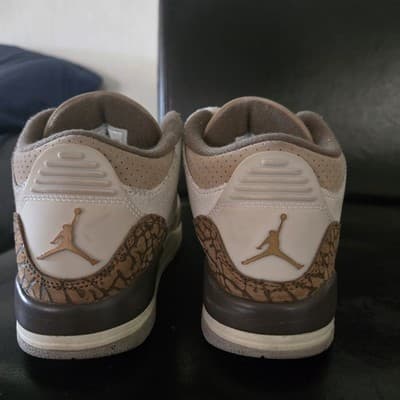Size 2Y - Jordan 3 Retro Palomino - Thumbnail 2
