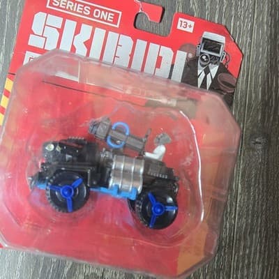 SKIBIDI TOILET - Parasite Disabler - NIB Series 1 Collectible 3” Action Figure - Thumbnail 4