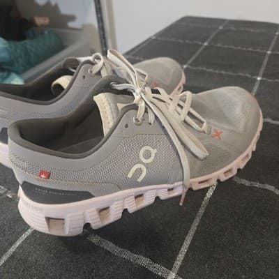 On Running Cloud X Womens 6.5 White Orange Grey Lightweight Cushioned Comfort - Thumbnail 3