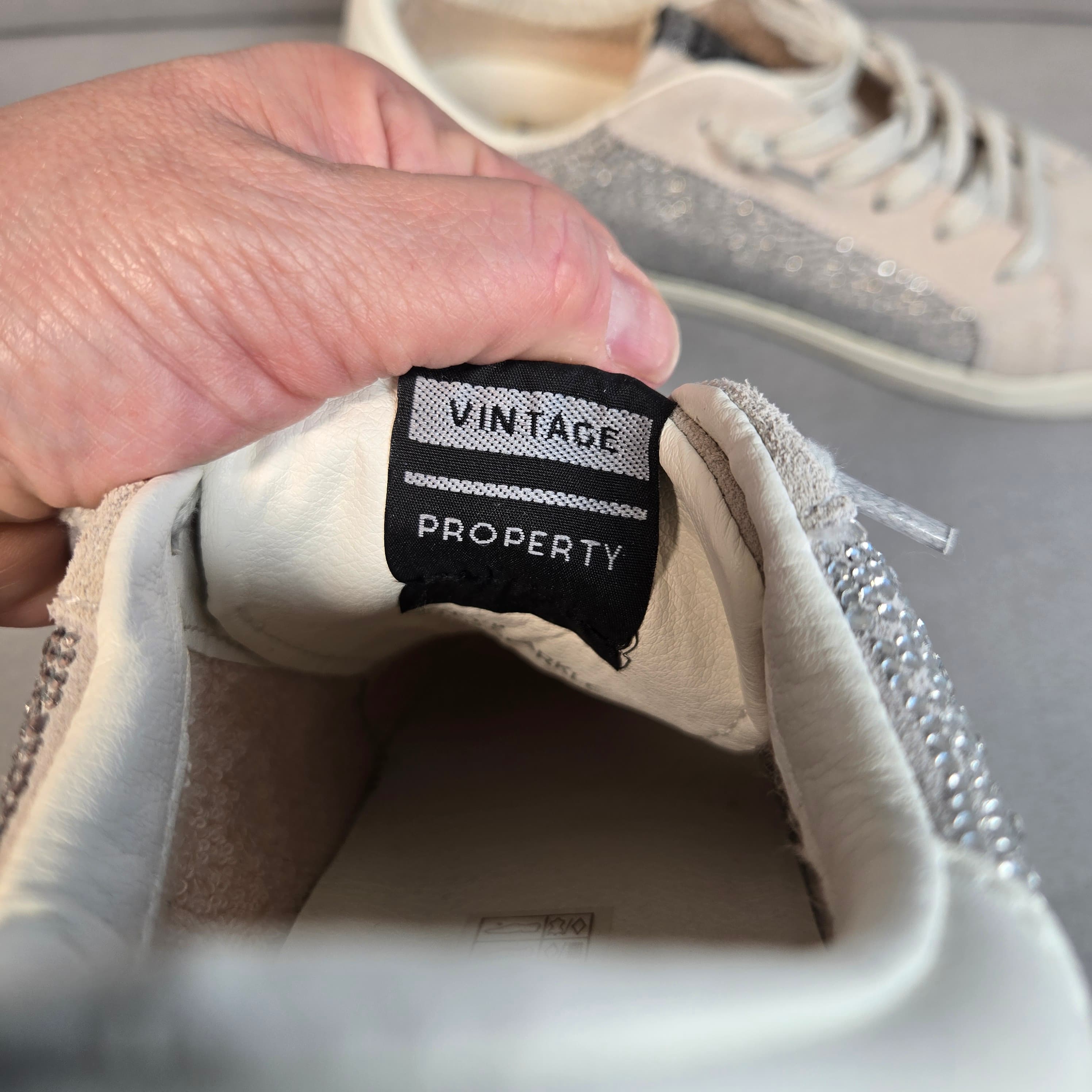 Vintage Property Star Bedazzled Sneakers Size 8 - Thumbnail 4
