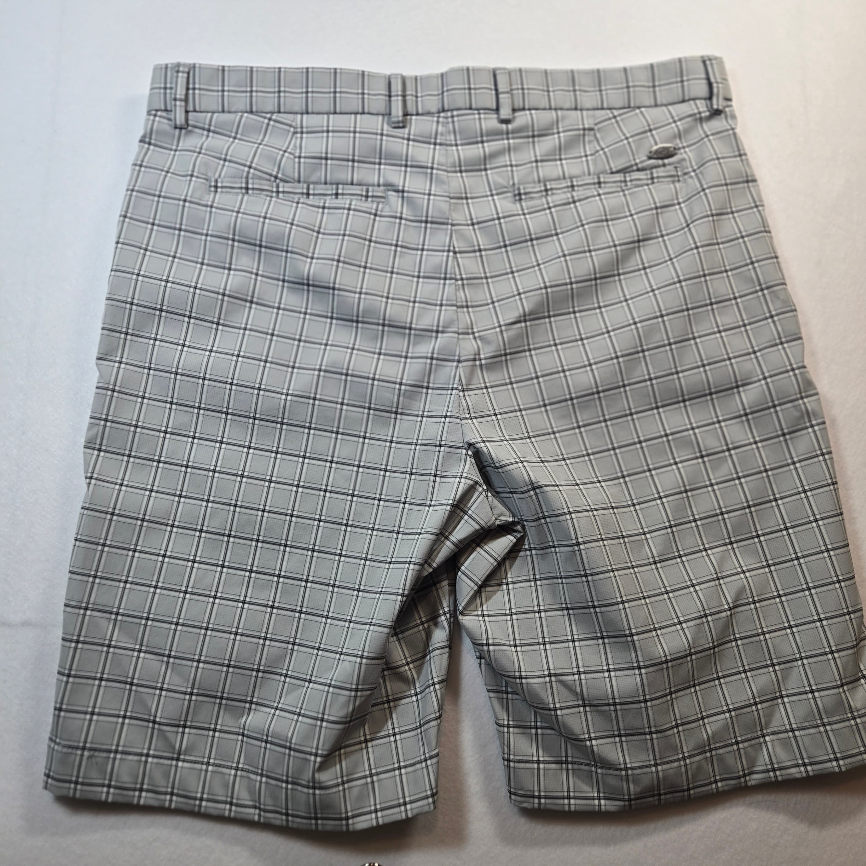 Greg Norman Plaid Golf Shorts Size 36 - Thumbnail 2