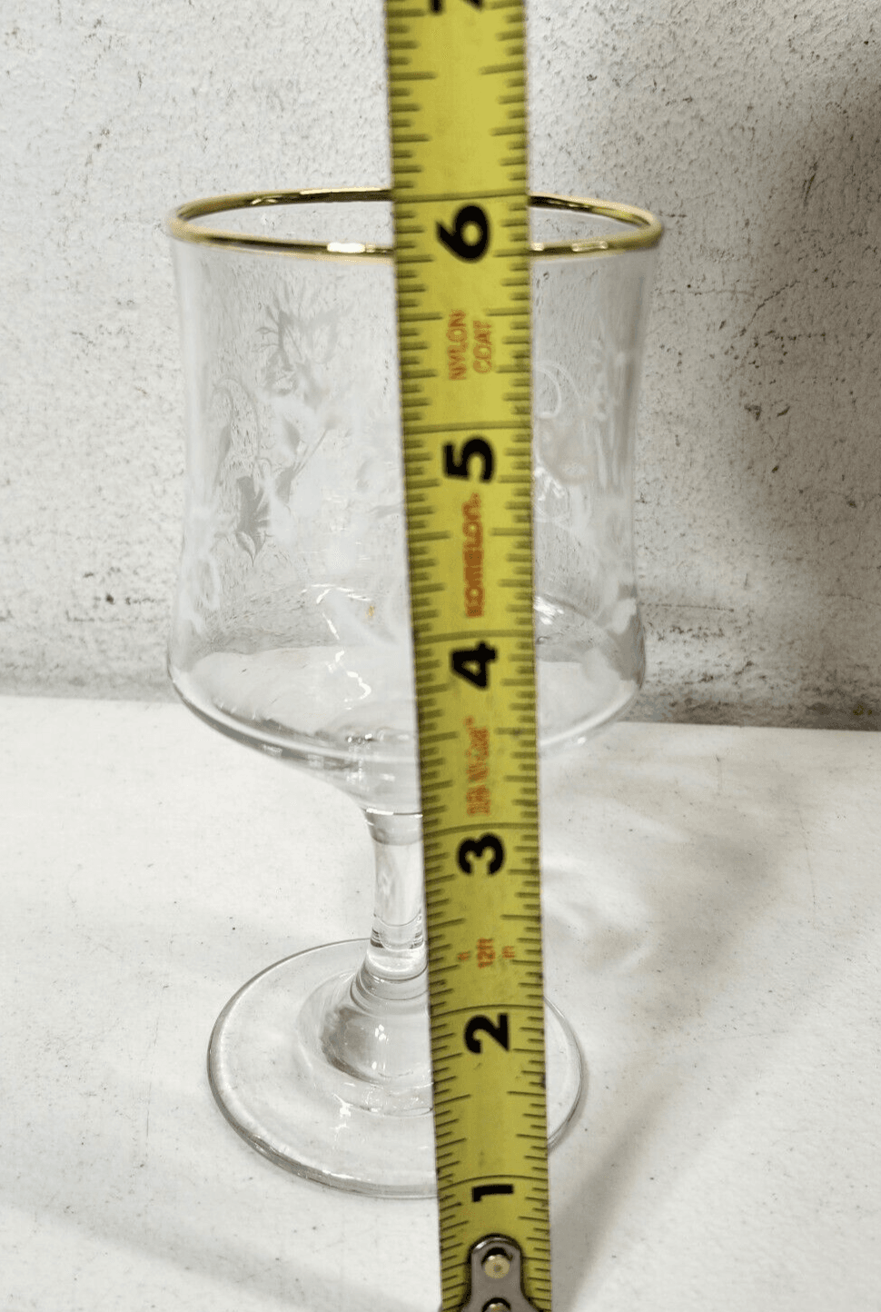 2 Vintage Regent Wine Glasses White Flower Design With Gold Rim 6" - Thumbnail 5