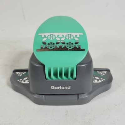 We R Memory Keepers Edge Border Paper Punch Garland 2.5" Crafting Scrapbooking - Thumbnail 2