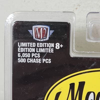 M2 Machines 1960 Volkswagen Type 2 Pickup Mooneyes MJS-51 Toy 1/64 Vehicle NEW - Thumbnail 2