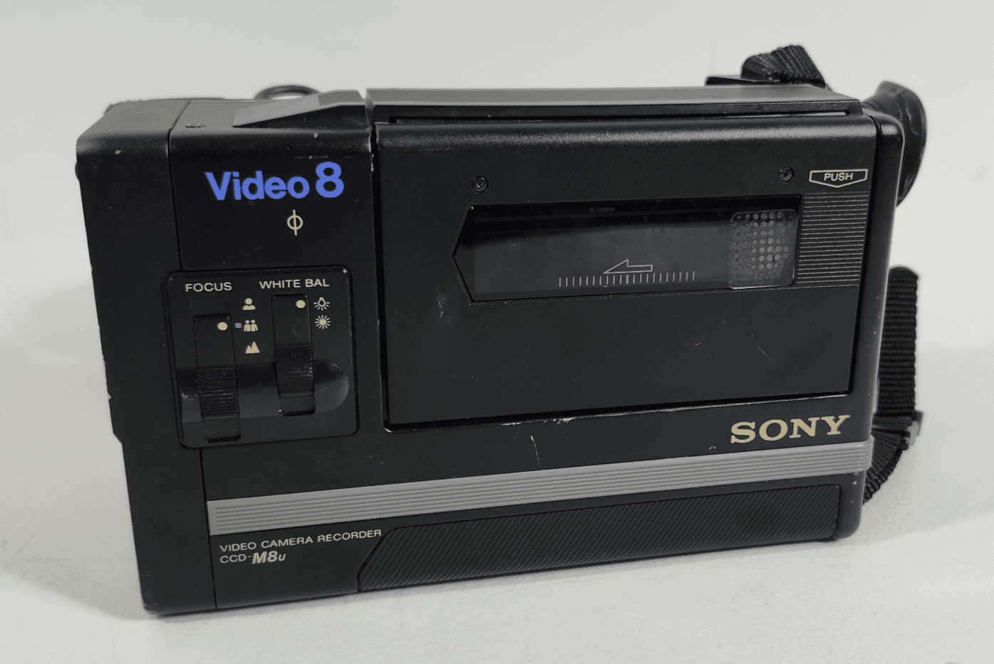 1985 Vintage Sony Video 8 Handycam CCD-M8u 8mm Video Camera Recorder UNTESTED - Thumbnail 2