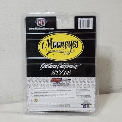 M2 Machines 1960 Volkswagen Type 2 Pickup Mooneyes MJS-51 Toy 1/64 Vehicle NEW - Thumbnail 5