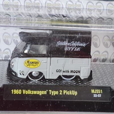 M2 Machines 1960 Volkswagen Type 2 Pickup Mooneyes MJS-51 Toy 1/64 Vehicle NEW - Thumbnail 4