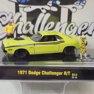 M2 Machines Diorama 1971 Dodge Challenger R/T Chase Car 1/64 Toy Vehicle NEW - Thumbnail 2