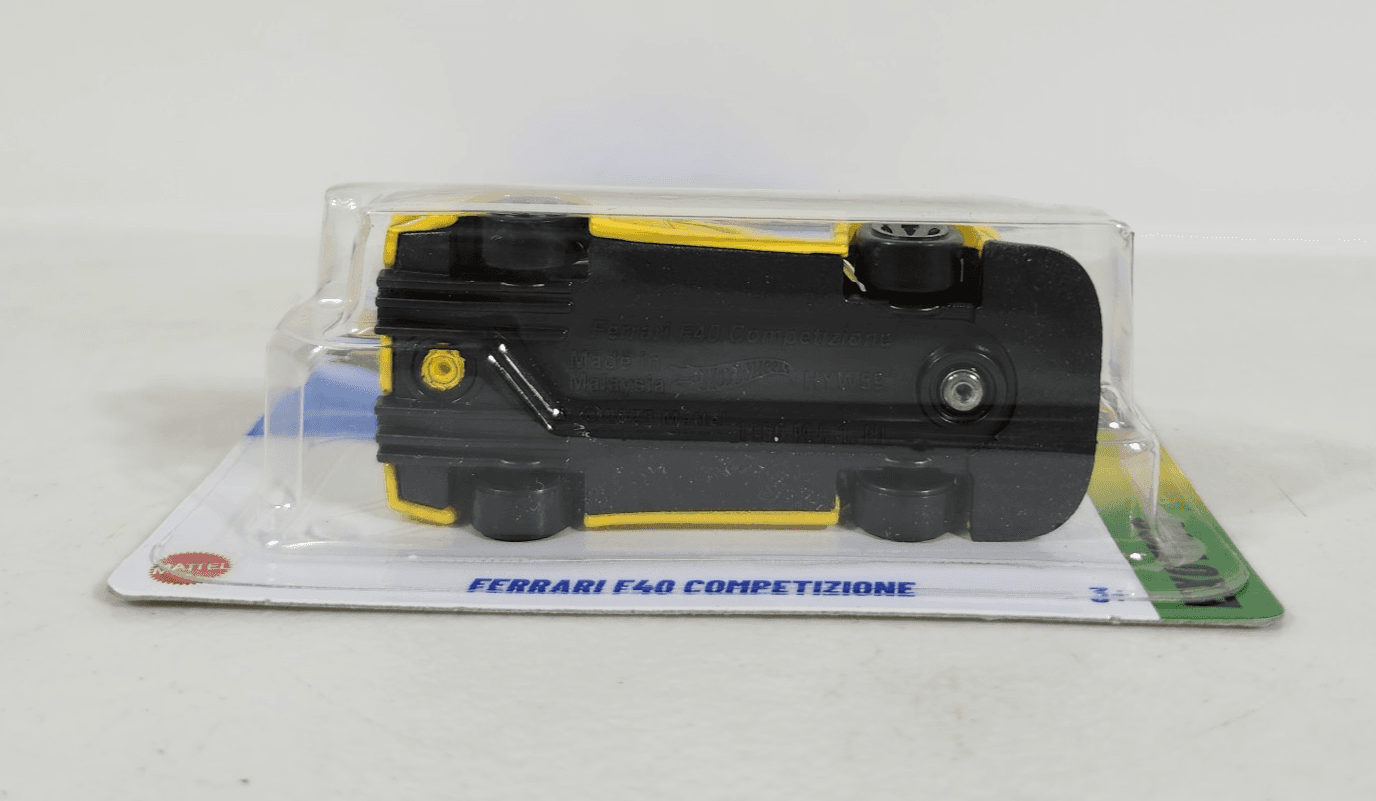 Hot Wheels Exotics Ferrari F40 Competizione Yellow Car 1/64 Toy Vehicle NEW - Thumbnail 4
