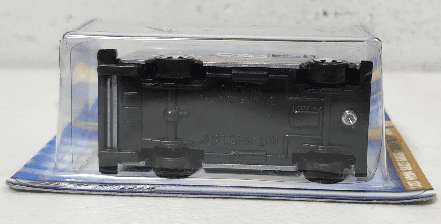 2000 Hot Wheels Tony Hawk Combat Medic Car 1/64 Toy Vehicle Birdhouse NEW - Thumbnail 3