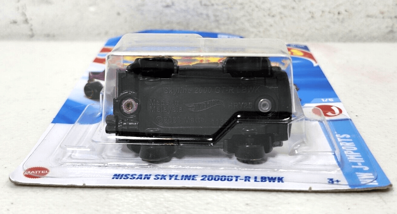 Hot Wheels Nissan Skyline 2000GT-R LBWK Purple Car 1/64 Toy Vehicle NEW - Thumbnail 4