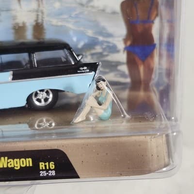 2025 M2 Machines Diorama 1957 Chevy 150 Handyman Wagon Blue Car 1/64 Toy NEW - Thumbnail 3