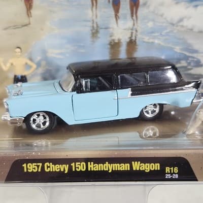 2025 M2 Machines Diorama 1957 Chevy 150 Handyman Wagon Blue Car 1/64 Toy NEW - Thumbnail 2