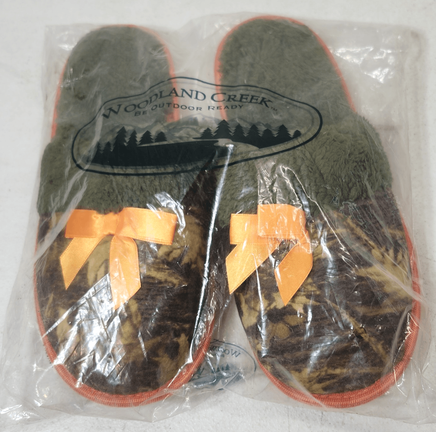 Woodland Creek Womens Size Medium 7-8 Camo Orange Bow Slippers NEW - Thumbnail 2