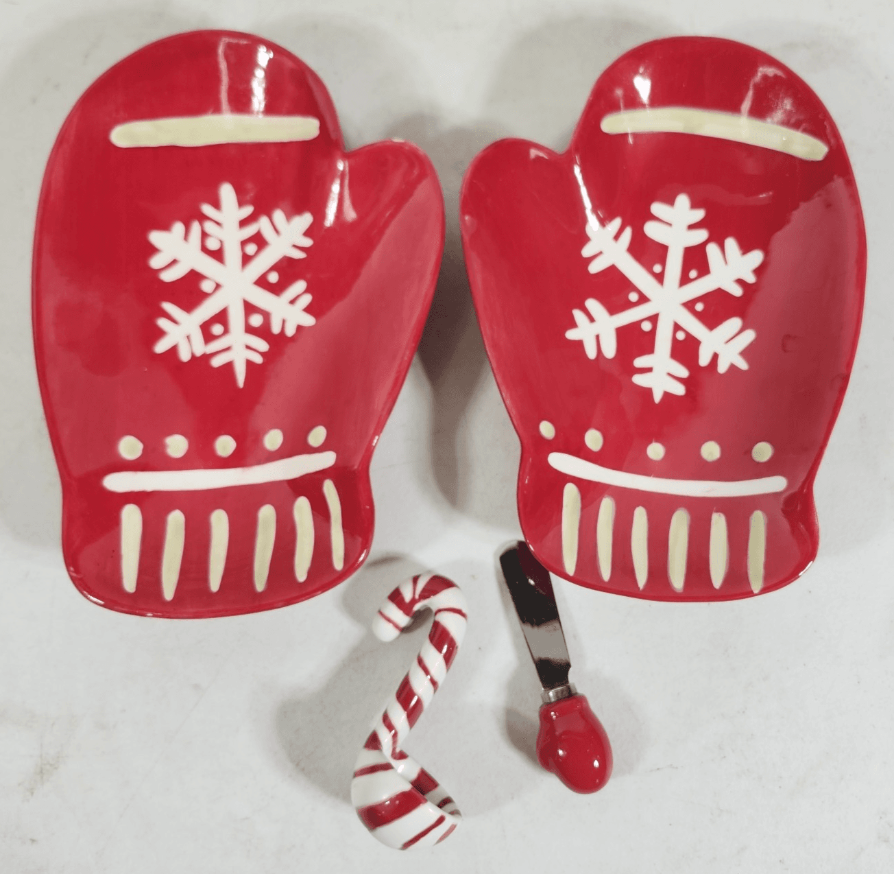 Hallmark Mittens Candy Snack Dish Set With Utensils - Thumbnail 2