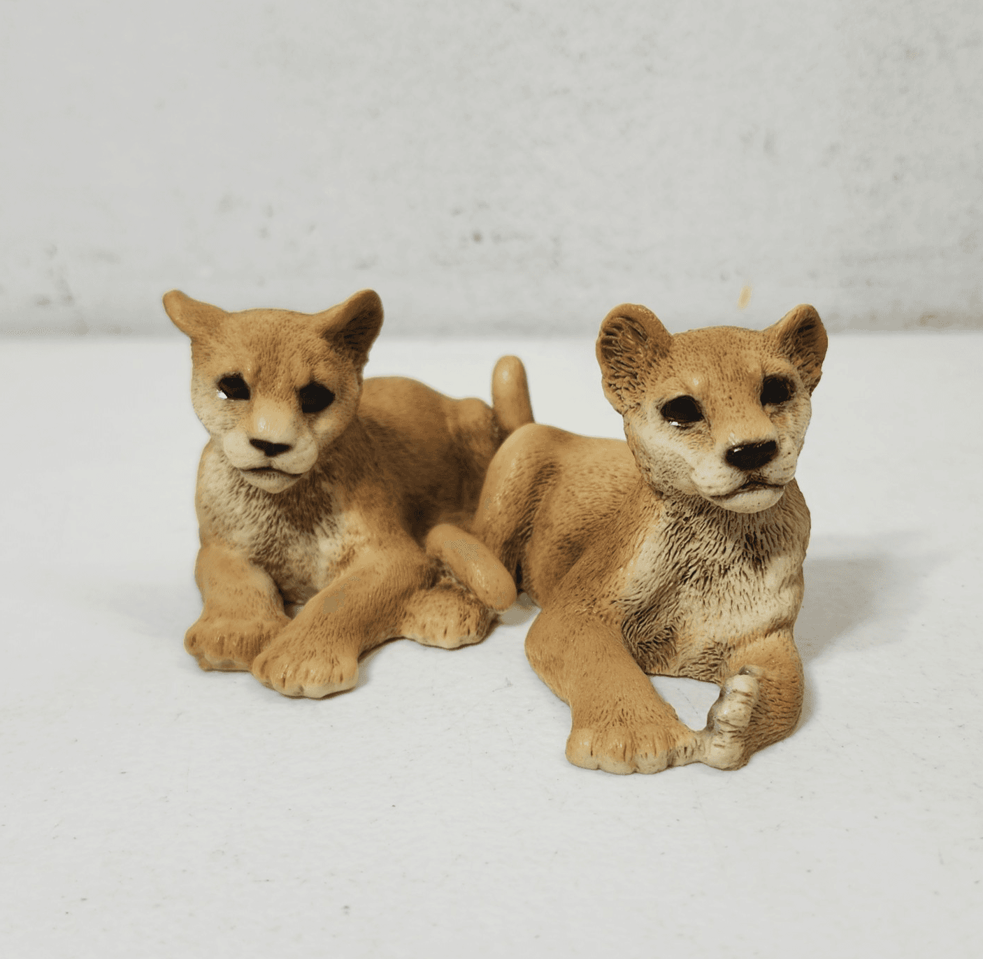 Castagna Italy Lion Cubs Sculpture Figurine Resin Home Decor 1988 W/ Box - Thumbnail 5