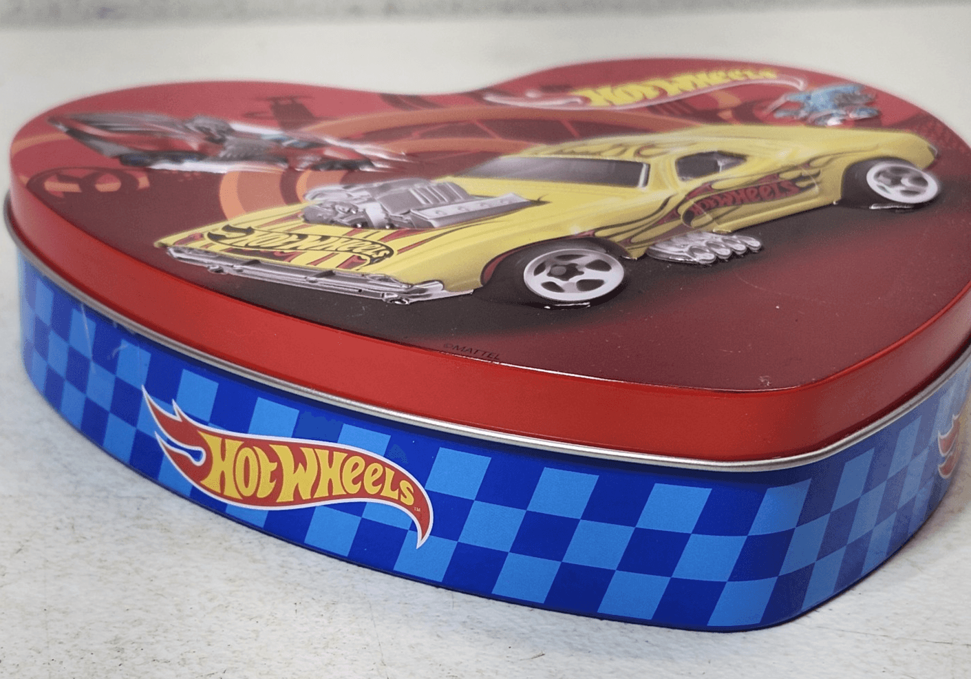 Hot Wheels Metal Collectible Tin Heart Shaped - Thumbnail 3