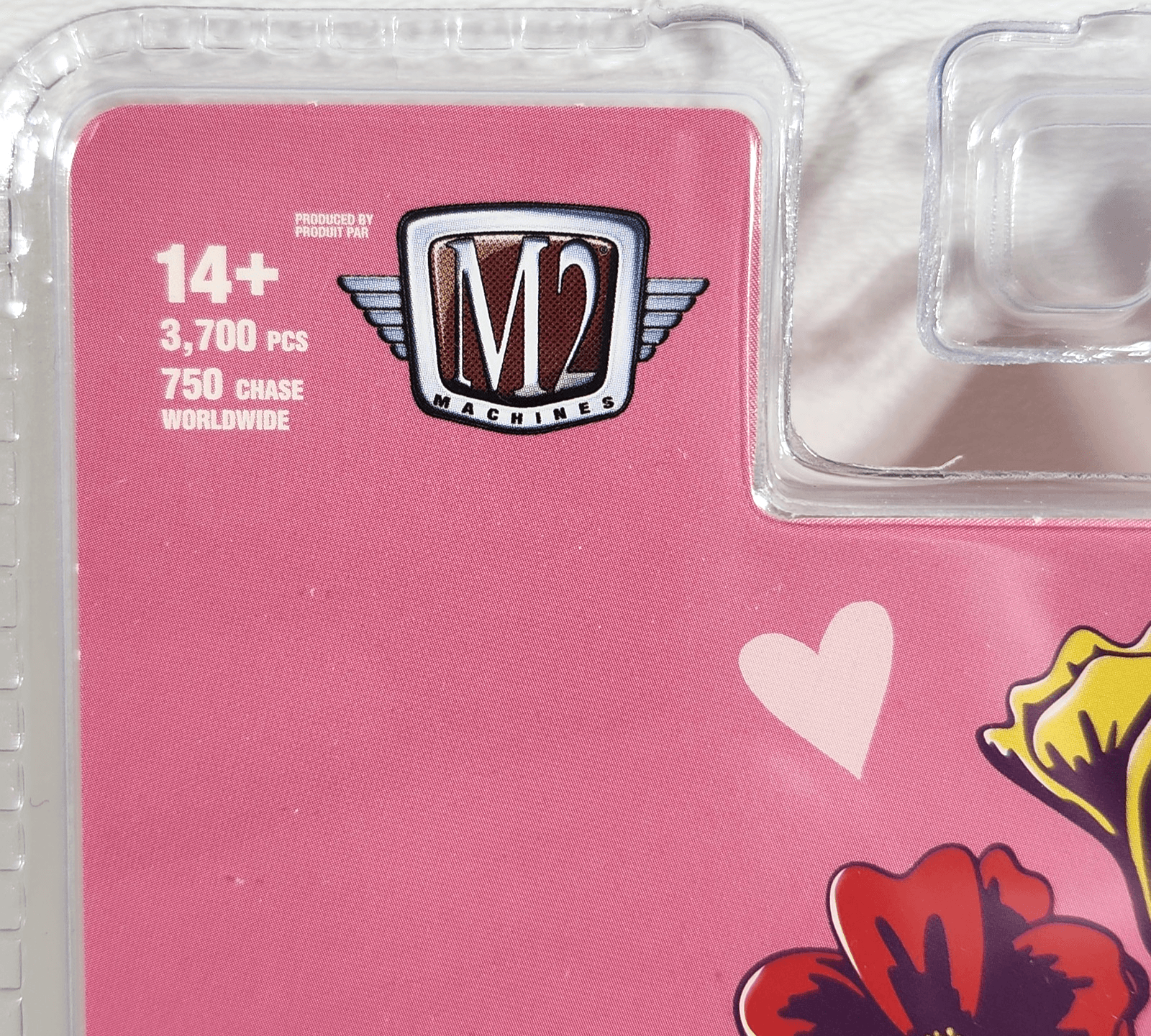 M2 Machines 1956 Chevrolet Bel Air Mom Pink Car 1/64 Toy Vehicle Hood Down - Thumbnail 3