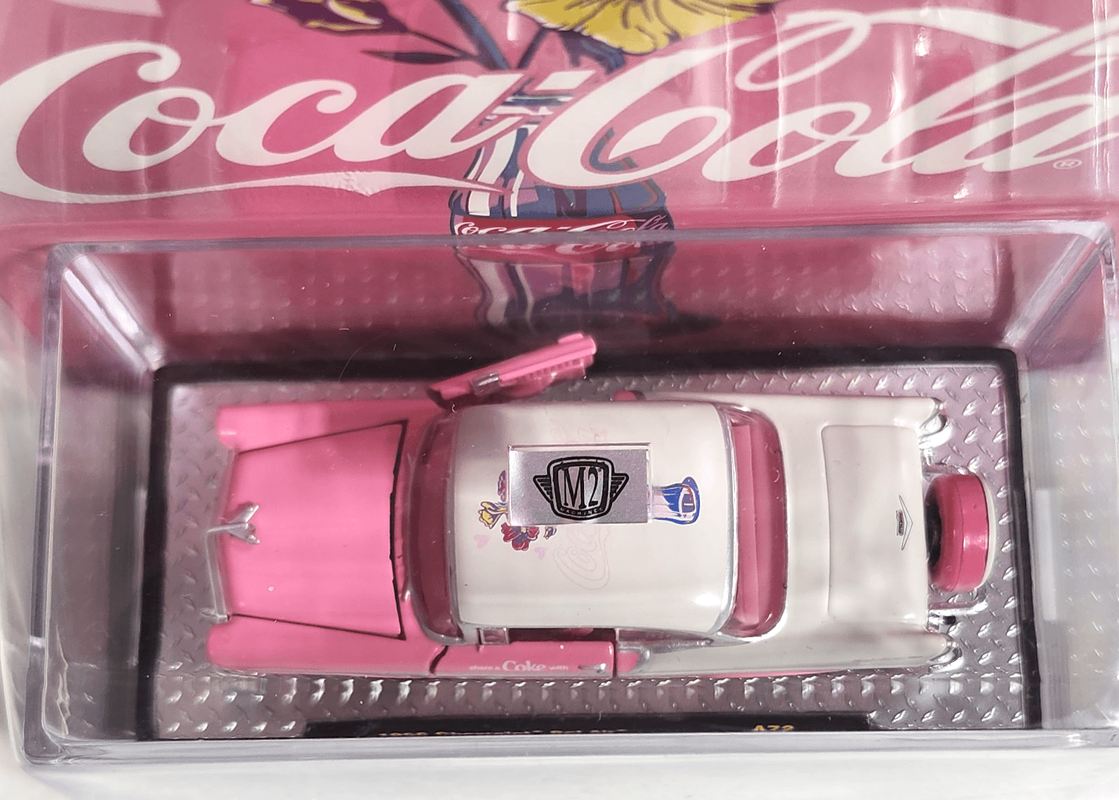 M2 Machines 1956 Chevrolet Bel Air Mom Pink Car 1/64 Toy Vehicle Hood Down - Thumbnail 4