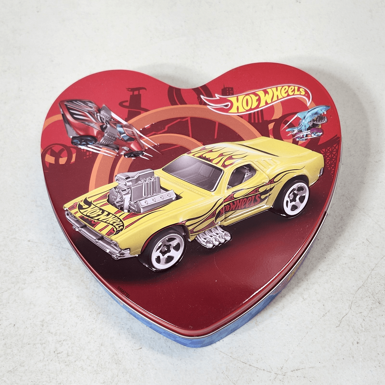 Hot Wheels Metal Collectible Tin Heart Shaped - Thumbnail 2