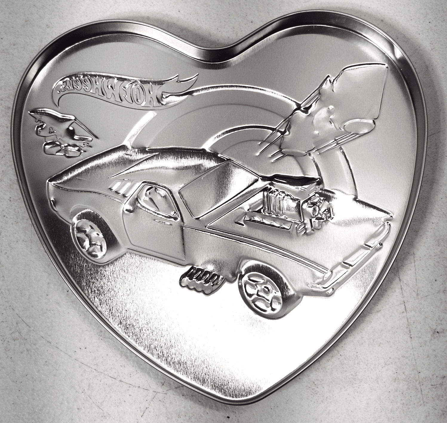 Hot Wheels Metal Collectible Tin Heart Shaped - Thumbnail 6