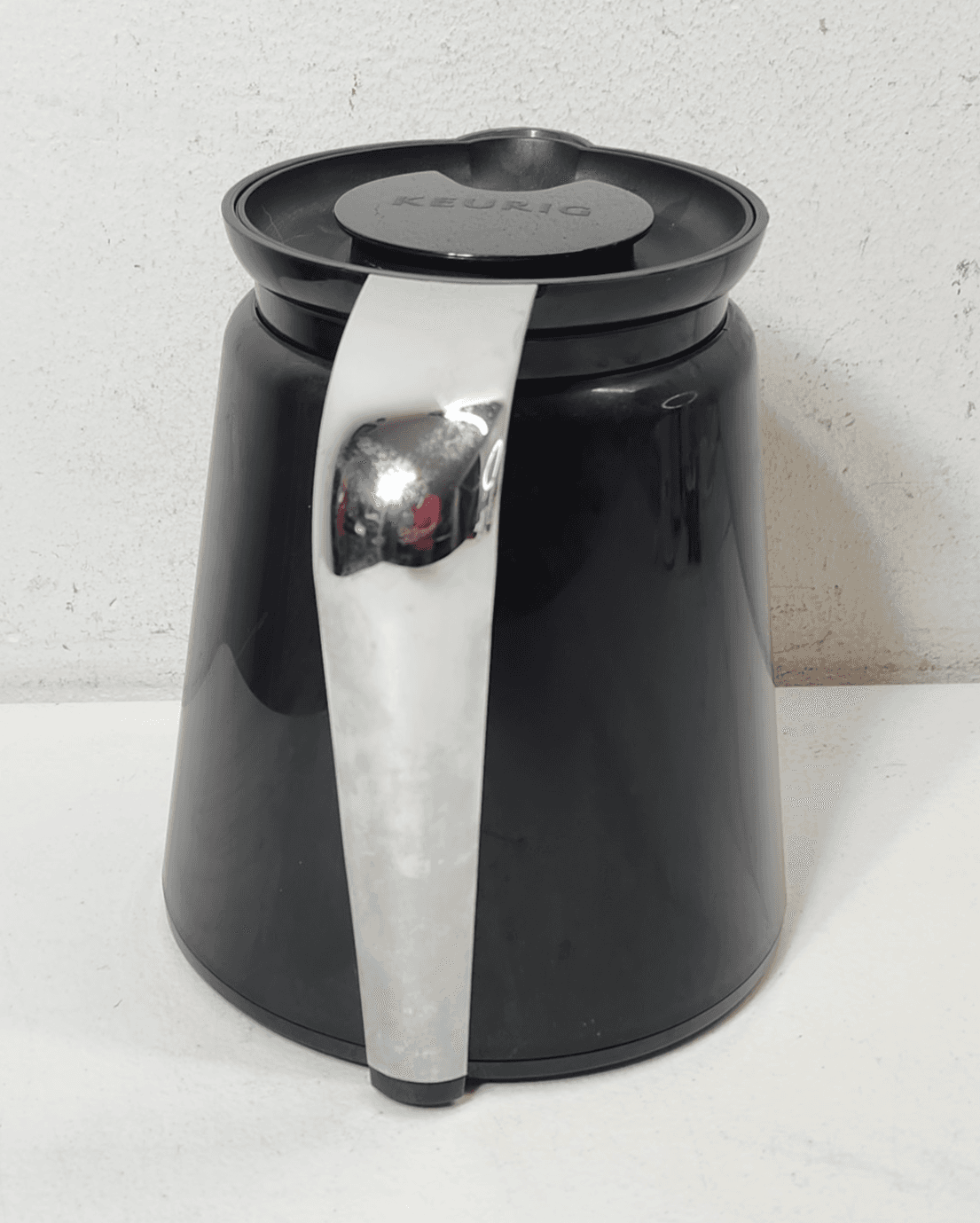 Keurig 2.0 Replacement Thermal Carafe 32oz Black with Chrome Handle - Thumbnail 3