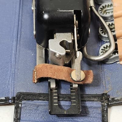 Vintage Buttonholer Domestic Rotary Sewing Machine Accessories & Manual - Thumbnail 9