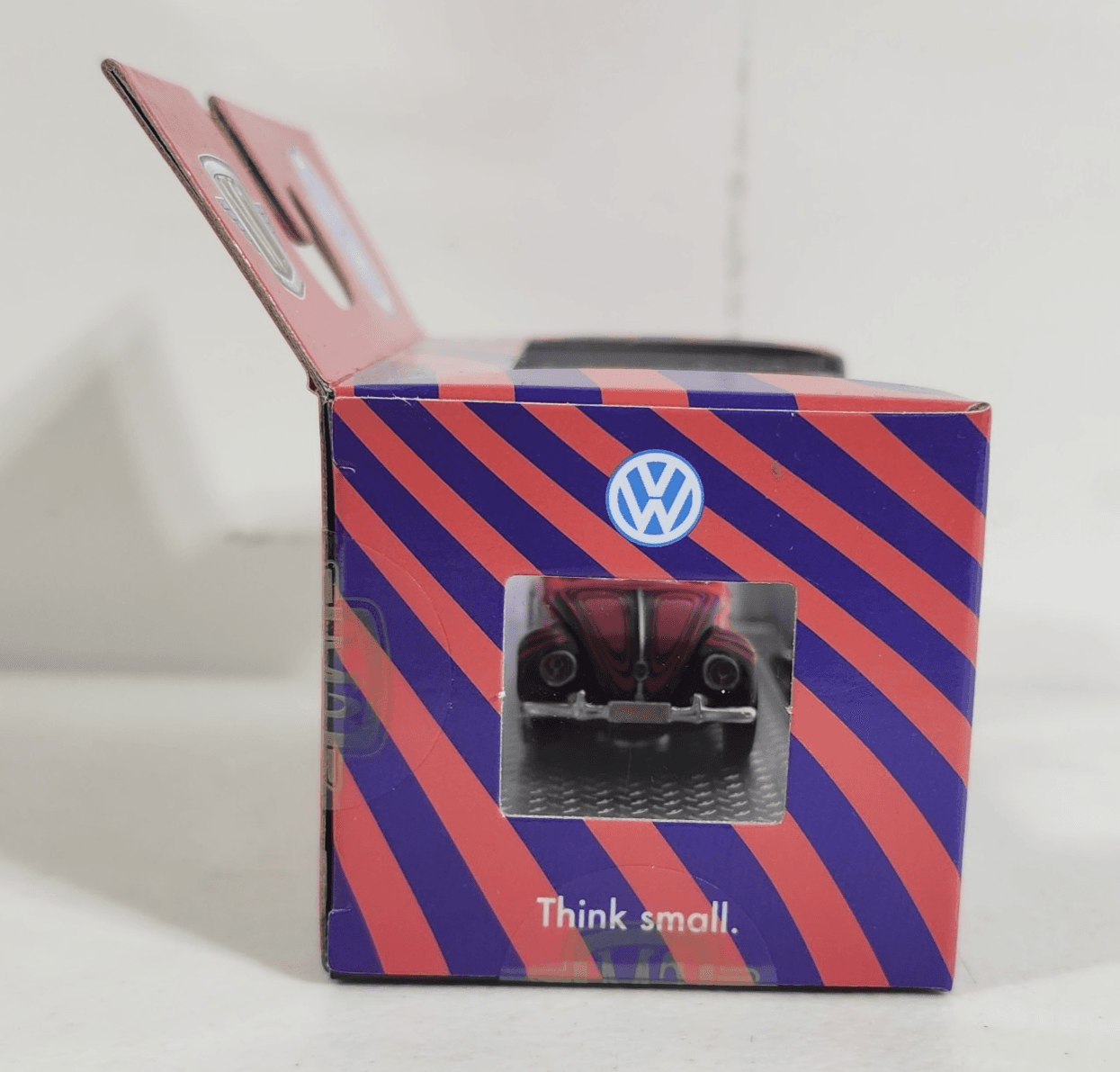 M2 Machines 1953 Volkswagen Beetle Deluxe Psychedelic Purple and Pink Toy NEW - Thumbnail 6