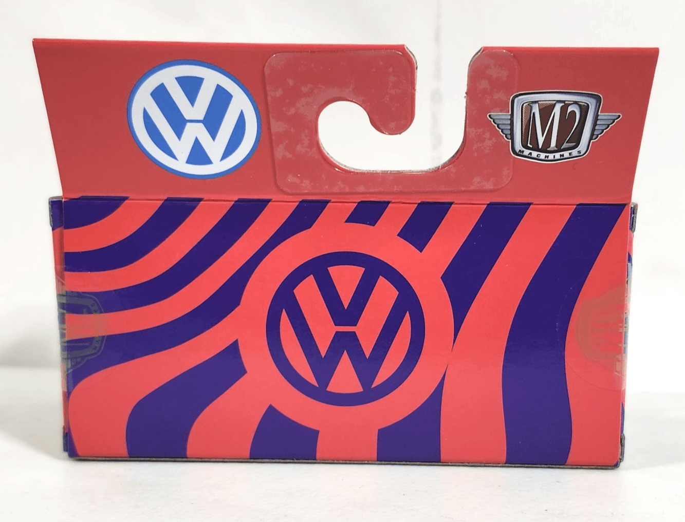 M2 Machines 1953 Volkswagen Beetle Deluxe Psychedelic Purple and Pink Toy NEW - Thumbnail 7