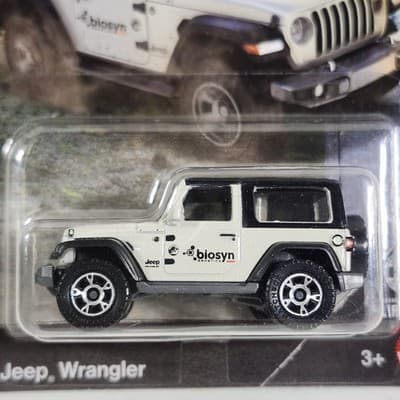 Matchbox Jurassic World '18 Jeep Wrangler Car 1/64 Toy Vehicle NEW - Thumbnail 2