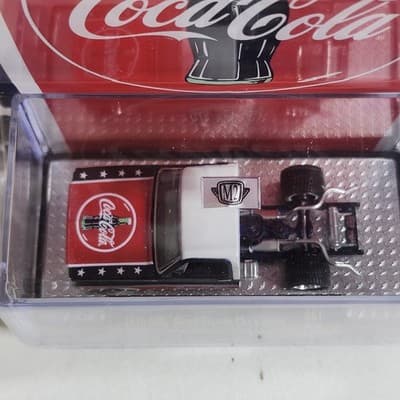 M2 Machines Coca-Cola 1976 GMC Sierra Grande 15 Custom Truck 1/64 Toy Vehicle - Thumbnail 3