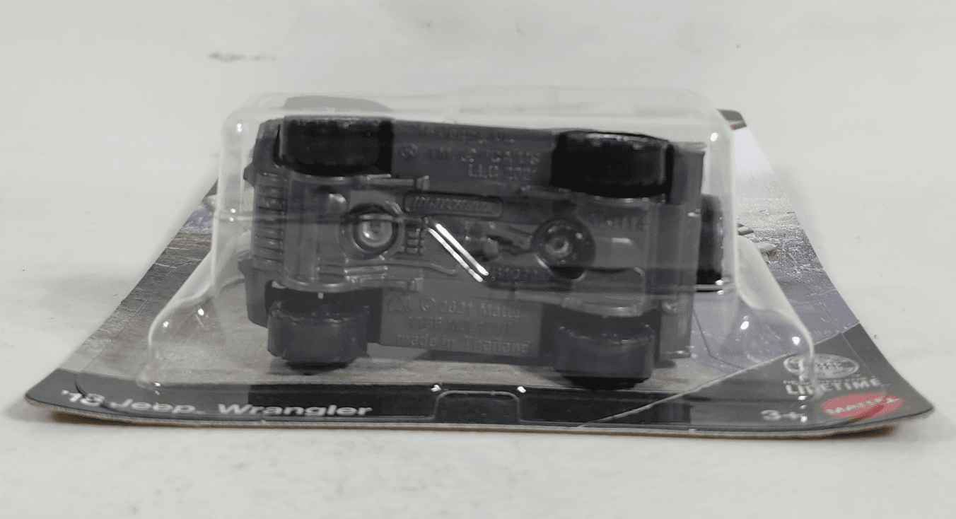 Matchbox Jurassic World '18 Jeep Wrangler Car 1/64 Toy Vehicle NEW - Thumbnail 4