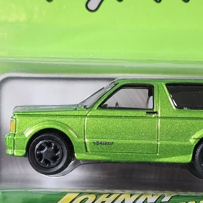 1/64 1992 GMC Typhoon Custom Green Johnny Lightning Collector Tin Toy Vehicle - Thumbnail 5