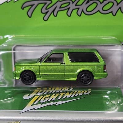 1/64 1992 GMC Typhoon Custom Green Johnny Lightning Collector Tin Toy Vehicle - Thumbnail 2