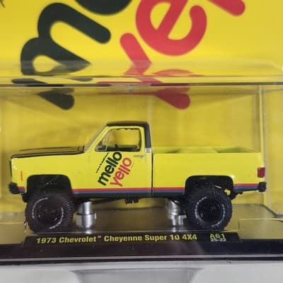 M2 Machines Coca-Cola Mellow Yellow 1973 Chevrolet Cheyenne Super 10 4x4 Truck - Thumbnail 2