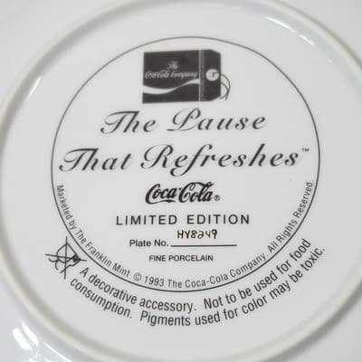 1993 Coca Cola 8" Collector's Plate Santa "The Pause That Refreshes L.E. - Thumbnail 5