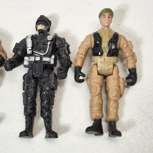 Army Action Figures World Peace Keepers Soldiers Men Kids Toy Lot of 5 - Thumbnail 2
