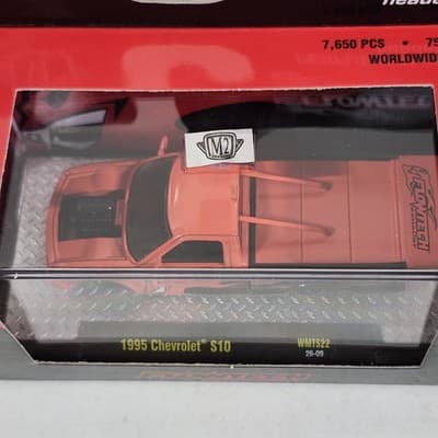 M2 Machines 1995 Chevrolet S10 FlowTech Drag Truck 1/64 Toy Vehicle NEW - Thumbnail 3