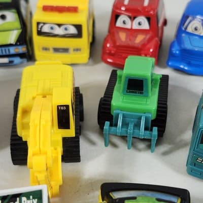 19 Pull Back Speeder Cars Kids Toy Vehicles Bundle Lot Police Bus Construction - Thumbnail 8
