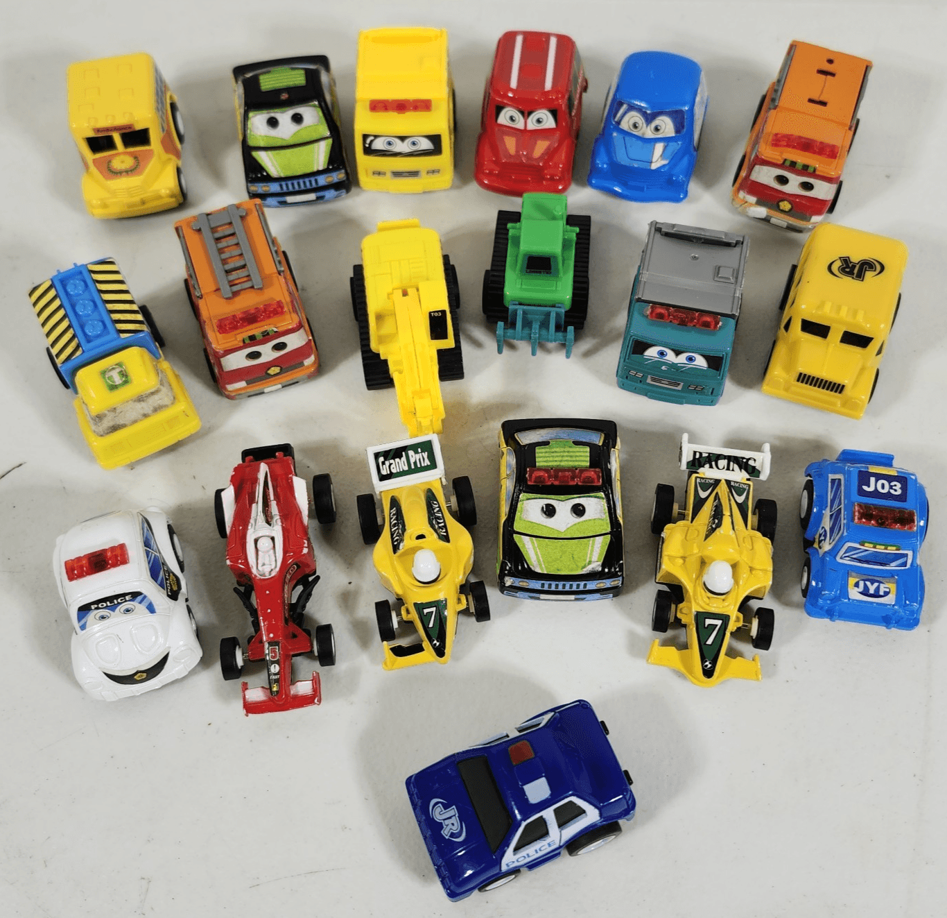 19 Pull Back Speeder Cars Kids Toy Vehicles Bundle Lot Police Bus Construction - Thumbnail 2